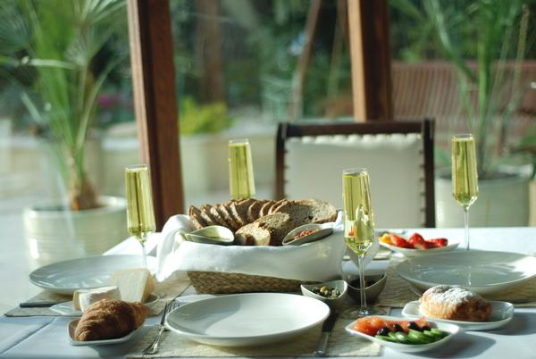 the hotel's restaurant